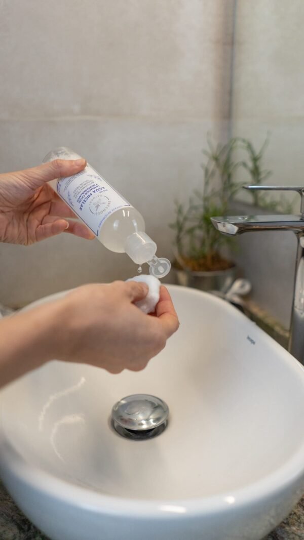 Agua micelar de rosas