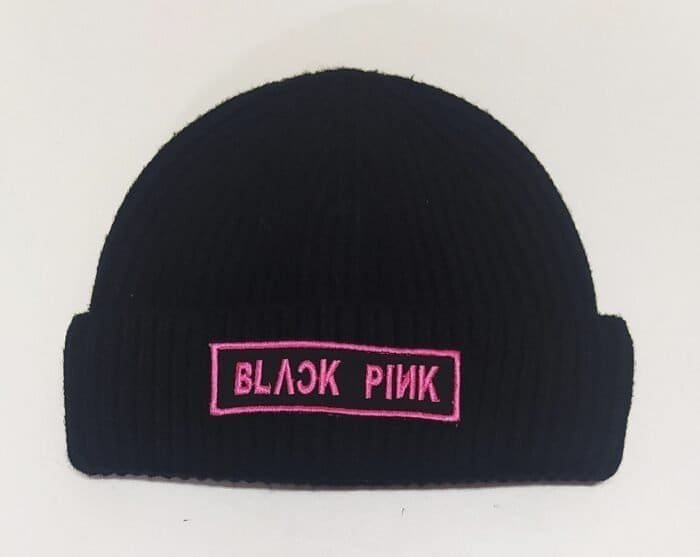 Gorro de lana tejido para dama con aplique bordado personalizado