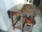 Mesa De Alas Con 2 Bancos De Madera