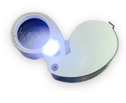 Lupa con luz led.