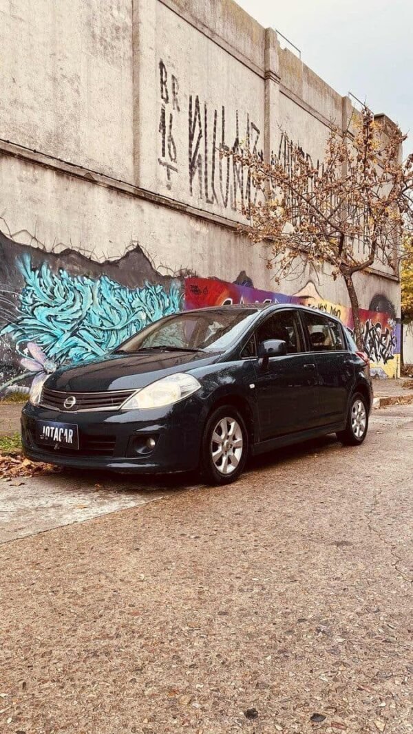 Nissan Tiida 1.8 Premium Mt - Imagen 5