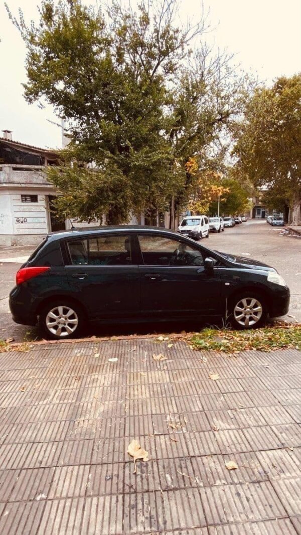 Nissan Tiida 1.8 Premium Mt - Imagen 9