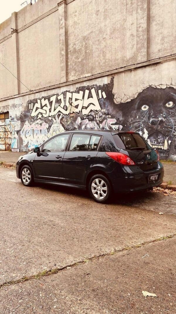 Nissan Tiida 1.8 Premium Mt - Imagen 13