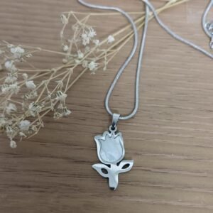 CADENA CON DIJE DE NACAR