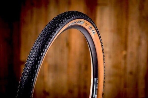 Cubierta Tubeless Para MTB Rodado 29 MAXXIS Rekon Race Tanwall Perfil Tostado - Imagen 6