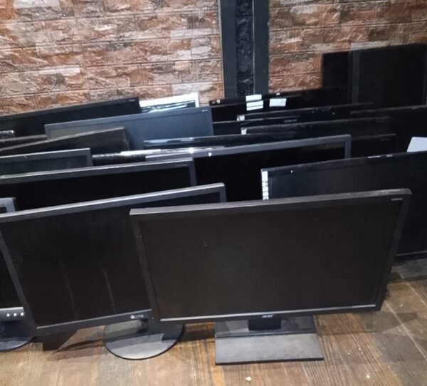 LOTE DE MONITORES