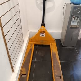 Zorra Hidráulica Manual para Pallets – Usada, para Reparar